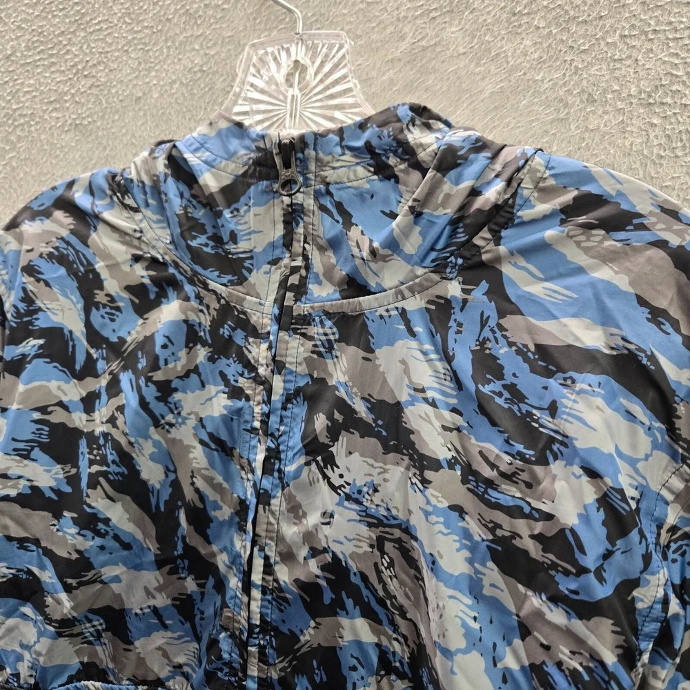 Under Armour *please carefully